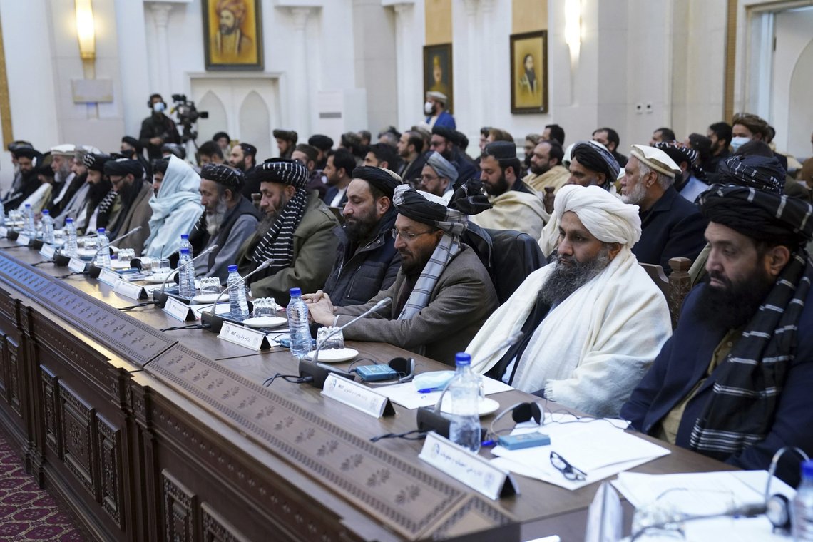 Dette er det regimet Norge vil innlate seg med, på alle områder. Billedtekst: Taliban officials listen as Taliban Prime Minister Mohammad Hasan Akhund speaks during an economic conference at the former Presidential Palace in Kabul, Afghanistan, Wednesday, Jan. 19, 2022. Afghanistan's Taliban rulers are holding their first economic conference, five months since taking over the country that is now teetering on the verge of a humanitarian catastrophe and economic collapse. The U.N. head of mission for Afghanistan said at the gathering on Wednesday that surprising $1 billion in exports. (Taliban Prime Minister Media Office via AP) Dette er det regimet Norge vil innlate seg med, på alle områder. Billedtekst: Taliban officials listen as Taliban Prime Minister Mohammad Hasan Akhund speaks during an economic conference at the former Presidential Palace in Kabul, Afghanistan, Wednesday, Jan. 19, 2022. Afghanistan's Taliban rulers are holding their first economic conference, five months since taking over the country that is now teetering on the verge of a humanitarian catastrophe and economic collapse. The U.N. head of mission for Afghanistan said at the gathering on Wednesday that surprising $1 billion in exports. (Taliban Prime Minister Media Office via AP)