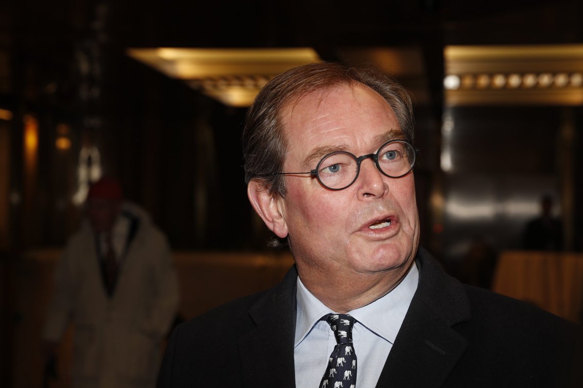 Oslo 20190214.
Sentralbanksjef Øystein Olsen holder sin årstale i Norges Bank onsdag. Knut Brundtland på vei inn.
Foto: Terje Bendiksby / NTB Oslo 20190214.
Sentralbanksjef Øystein Olsen holder sin årstale i Norges Bank onsdag. Knut Brundtland på vei inn.
Foto: Terje Bendiksby / NTB