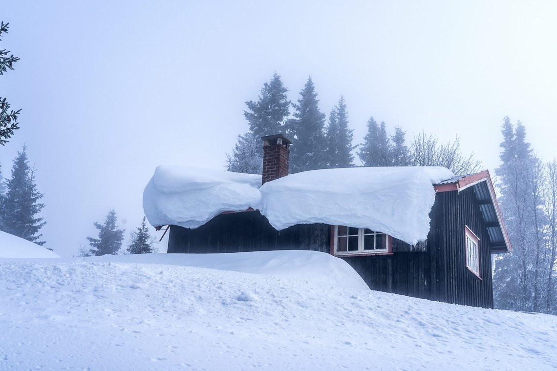De rekordhøye strømprisene i vinter vil gi hytteeiere med fjellhytter et strømsjokk når regningen kommer. Støtteordningene som er innført inkluderer ikke sekundærboliger og hytter. Illustrasjonsfoto: Gorm Kallestad / NTB De rekordhøye strømprisene i vinter vil gi hytteeiere med fjellhytter et strømsjokk når regningen kommer. Støtteordningene som er innført inkluderer ikke sekundærboliger og hytter. Illustrasjonsfoto: Gorm Kallestad / NTB