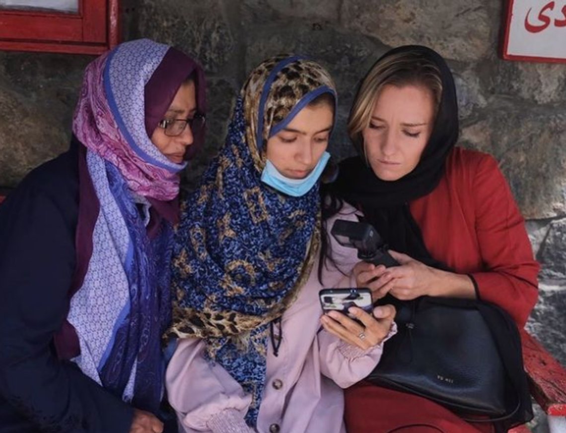 Charlotte Bellis på jobb i Afghanistan. Foto: Instagram/Bellis Charlotte Bellis på jobb i Afghanistan. Foto: Instagram/Bellis