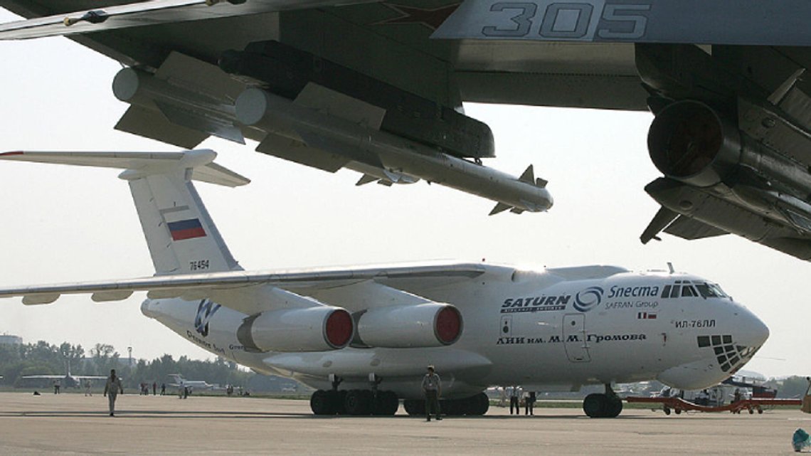 Ilyushin Il-76 er et russiskbygd transportfly. Ilyushin Il-76 er et russiskbygd transportfly.