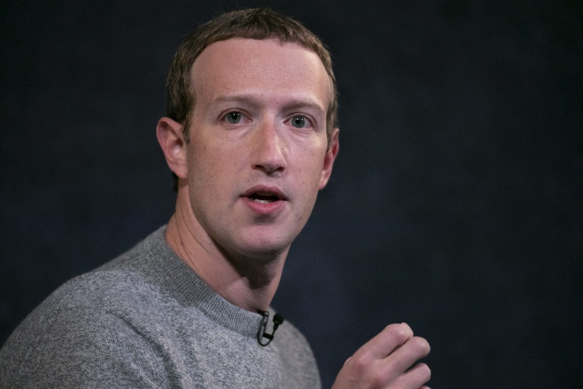 TAR GREP: Mark Zuckerberg gjør det tydelig at faktasjekkere har vist altfor mye politisk slagside. Nå skal de følge X sin modell. (AP Photo/Mark Lennihan, File) TAR GREP: Mark Zuckerberg gjør det tydelig at faktasjekkere har vist altfor mye politisk slagside. Nå skal de følge X sin modell. (AP Photo/Mark Lennihan, File)