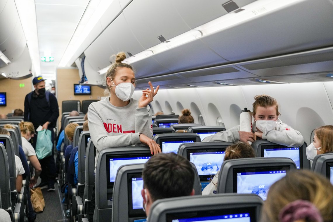 Krav om munnbind ombord kan vare i årevis. Her noen nordiske utøvere på vei til Beijing-OL.
Foto: Heiko Junge / NTB Krav om munnbind ombord kan vare i årevis. Her noen nordiske utøvere på vei til Beijing-OL.
Foto: Heiko Junge / NTB
