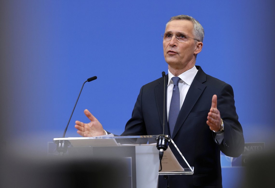 Natos generalsekretær Jens Stoltenberg på en pressekonferanse fredag. Foto: Olivier Matthys / AP / NTB Natos generalsekretær Jens Stoltenberg på en pressekonferanse fredag. Foto: Olivier Matthys / AP / NTB