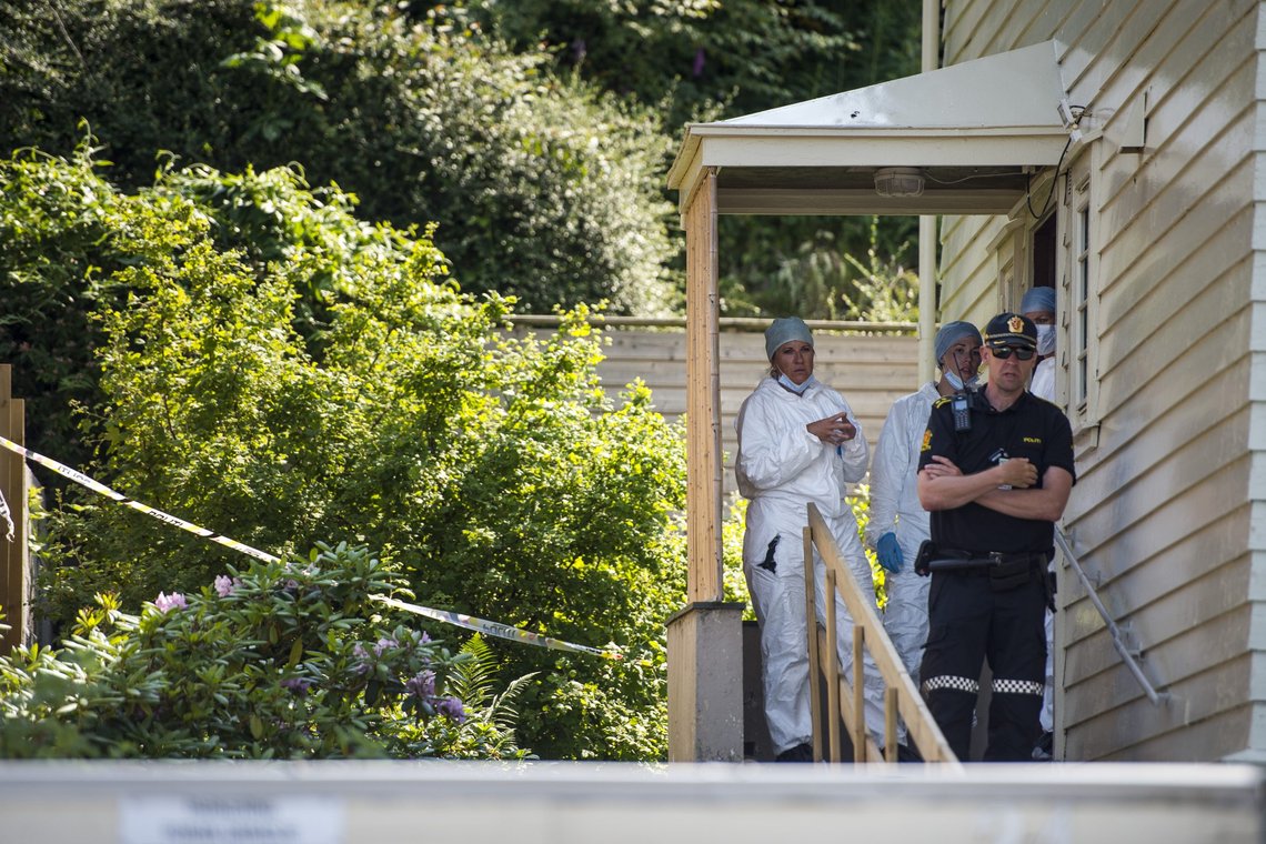Krimteknikere og politi på stedet etter dobbeltdrapet på Storhaug i Stavanger i 2020. Nå er 44 år gamle Sido Sabri Rashid dømt til 21 års fengsel for drapet på sin kone, Fatima Yasmin Ahmad Al-Banshi og hennes nye kjæreste, Ahed Daher. Arkivfoto: Carina Johansen, NTB. Krimteknikere og politi på stedet etter dobbeltdrapet på Storhaug i Stavanger i 2020. Nå er 44 år gamle Sido Sabri Rashid dømt til 21 års fengsel for drapet på sin kone, Fatima Yasmin Ahmad Al-Banshi og hennes nye kjæreste, Ahed Daher. Arkivfoto: Carina Johansen, NTB.