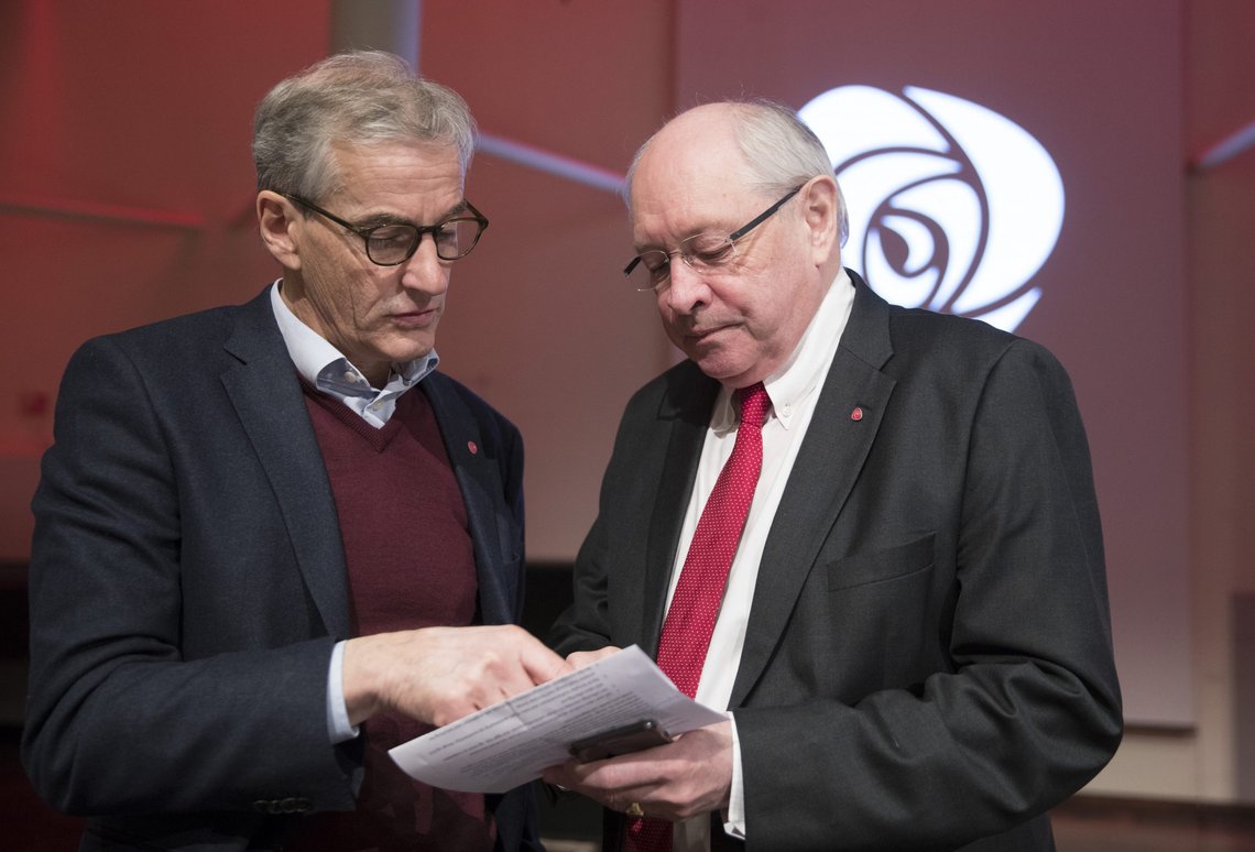 Jonas Gahr Støre (Ap) sammen med Martin Kolberg (Ap), arkivbilde fra 2018. Foto: Vidar Ruud, NTB. Jonas Gahr Støre (Ap) sammen med Martin Kolberg (Ap), arkivbilde fra 2018. Foto: Vidar Ruud, NTB.