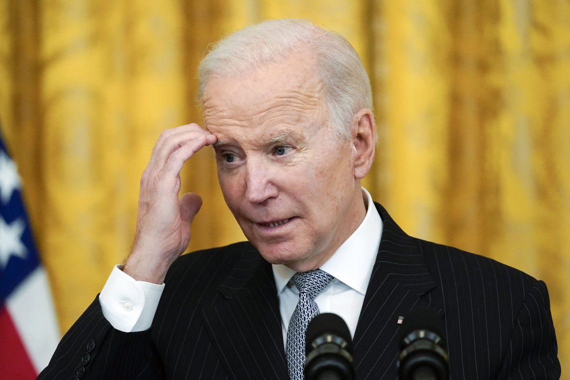 Biden har en egen evne til å falle pladask. Han ble drevet av mediene til å være tøff med Putin, men som under hackingen i fjor, ble det et mageplask. Billedtekst: President Joe Biden speaks during a "Cancer Moonshot," event in the East Room of the White House, Wednesday, Feb. 2, 2022, in Washington. (AP Photo/Alex Brandon) Biden har en egen evne til å falle pladask. Han ble drevet av mediene til å være tøff med Putin, men som under hackingen i fjor, ble det et mageplask. Billedtekst: President Joe Biden speaks during a "Cancer Moonshot," event in the East Room of the White House, Wednesday, Feb. 2, 2022, in Washington. (AP Photo/Alex Brandon)