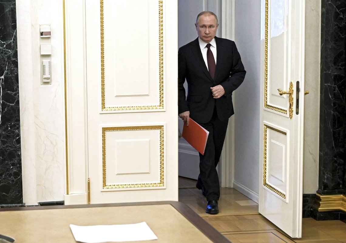Russlands president Vladimir Putin på vei inn til et sikkerhetsmøte fredag i forrige uke. Foto: Aleksej Nikolskij, /Kreml / AP / NTB Russlands president Vladimir Putin på vei inn til et sikkerhetsmøte fredag i forrige uke. Foto: Aleksej Nikolskij, /Kreml / AP / NTB