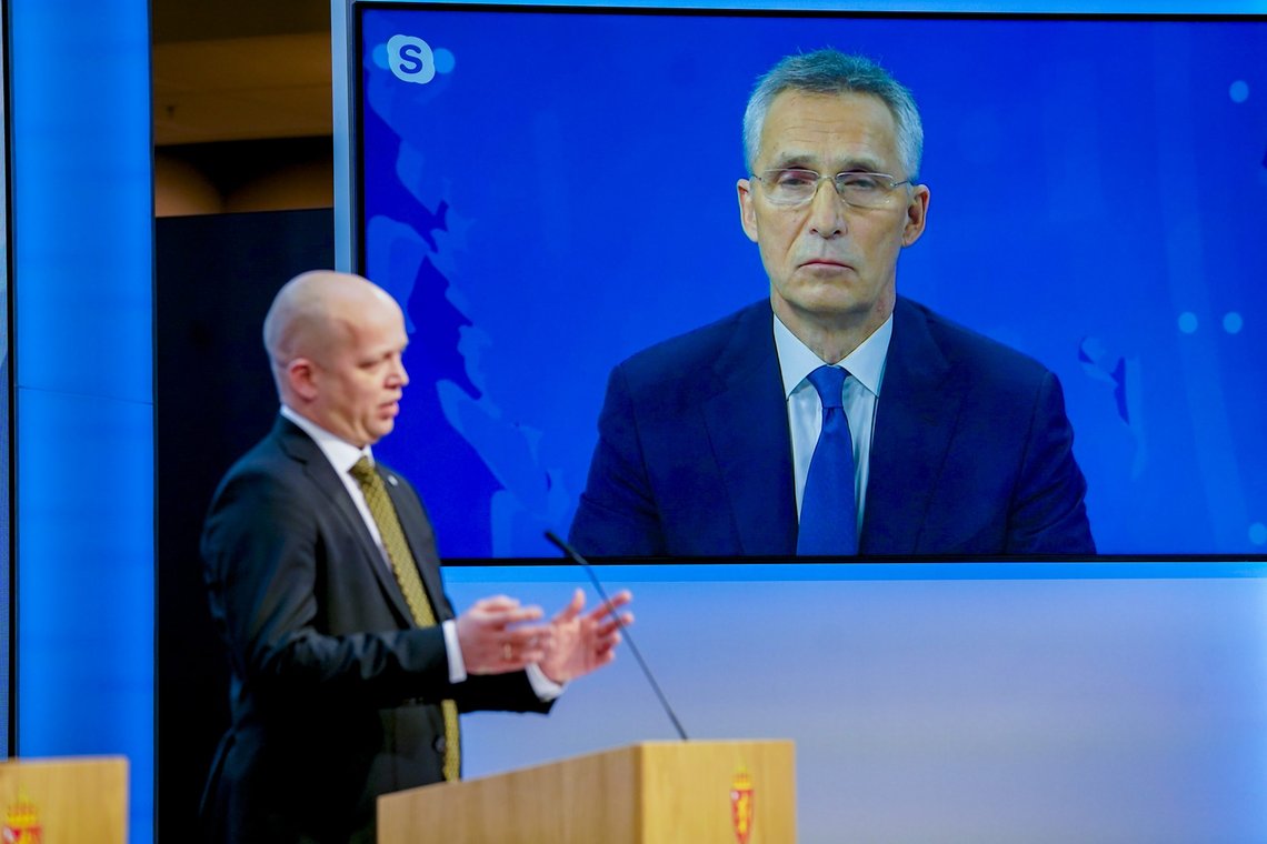 Oslo 20220204.
Finansminister Trygve Slagsvold Vedum presenterer Jens Stoltenberg som ny sentralbanksjef på en pressekonferanse i Marmorhallen.
Foto: Terje Bendiksby / NTB Oslo 20220204.
Finansminister Trygve Slagsvold Vedum presenterer Jens Stoltenberg som ny sentralbanksjef på en pressekonferanse i Marmorhallen.
Foto: Terje Bendiksby / NTB