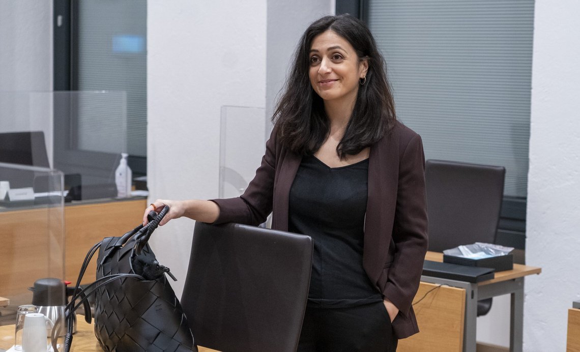 Arbeids- og inkluderingsminister Hadia Tajik (Ap) fikk pendlerbolig da hun fikk sin første jobb i regjeringen for 15 år siden. Kort tid etter at hun fikk beskjed om at boligen var skattepliktig fordi hun ikke hadde utgifter til bolig på hjemstedet, sendte hun en ny søknad og la ved en leiekontrakt – til en bolig hun aldri bodde i. Statsråden sier i dag at hun derimot hadde boligutgifter mens hun bodde hos foreldrene. Arkivfoto: Terje Pedersen / NTB Arbeids- og inkluderingsminister Hadia Tajik (Ap) fikk pendlerbolig da hun fikk sin første jobb i regjeringen for 15 år siden. Kort tid etter at hun fikk beskjed om at boligen var skattepliktig fordi hun ikke hadde utgifter til bolig på hjemstedet, sendte hun en ny søknad og la ved en leiekontrakt – til en bolig hun aldri bodde i. Statsråden sier i dag at hun derimot hadde boligutgifter mens hun bodde hos foreldrene. Arkivfoto: Terje Pedersen / NTB