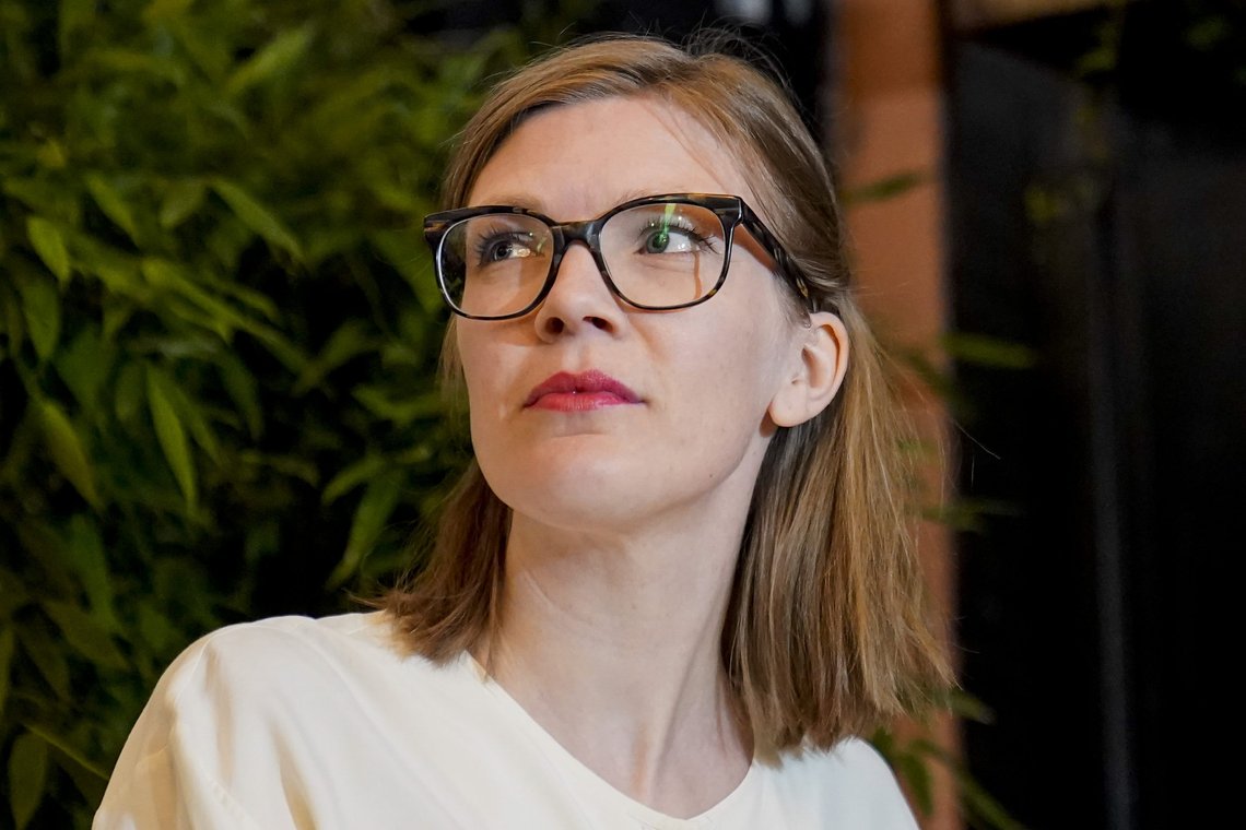 Nestleder i Rødt, Marie Sneve Martinussen, ønsker at drivstoffavgiftene senkes nå. Hun er redd for at å si noe annet vil svekke folks legitimitet til klimapolitikken. Foto: Torstein Bøe / NTB Nestleder i Rødt, Marie Sneve Martinussen, ønsker at drivstoffavgiftene senkes nå. Hun er redd for at å si noe annet vil svekke folks legitimitet til klimapolitikken. Foto: Torstein Bøe / NTB