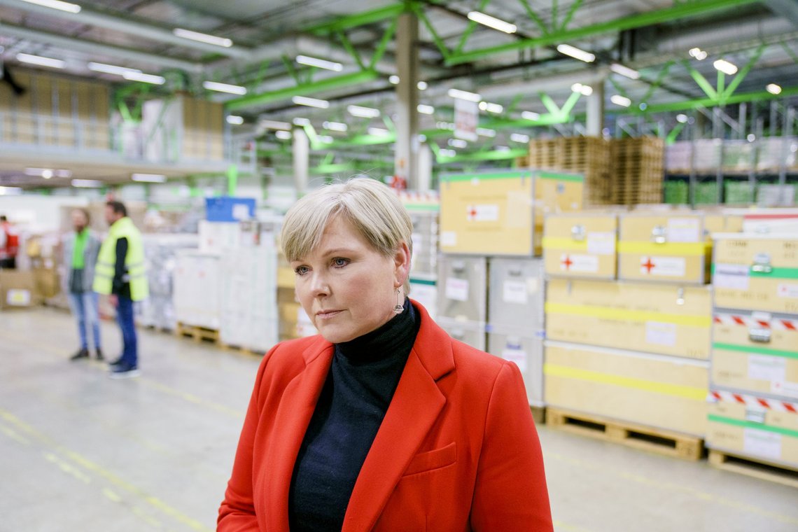 Utviklingsminister Anne Beathe Tvinnereim (Sp) understreker at 1,75 av 2 milliarder kroner som er satt av til Ukraina-hjelp, kommer i tillegg til dagens bistandsbudsjett. Foto: Stian Lysberg Solum / NTB Utviklingsminister Anne Beathe Tvinnereim (Sp) understreker at 1,75 av 2 milliarder kroner som er satt av til Ukraina-hjelp, kommer i tillegg til dagens bistandsbudsjett. Foto: Stian Lysberg Solum / NTB
