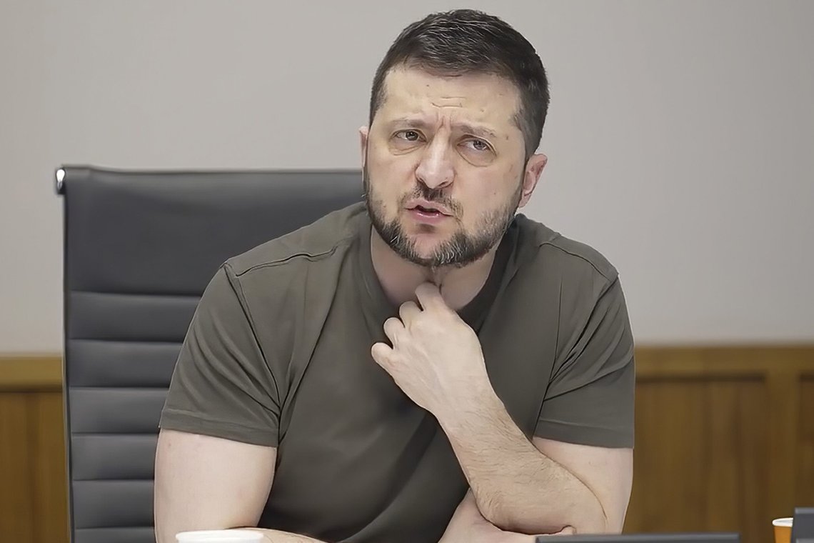 Ukrainas president Volodomyr Zelensky under søndagens videointervju.
Foto: Ukrainian Presidential Press Office / AP / NTB Ukrainas president Volodomyr Zelensky under søndagens videointervju.
Foto: Ukrainian Presidential Press Office / AP / NTB