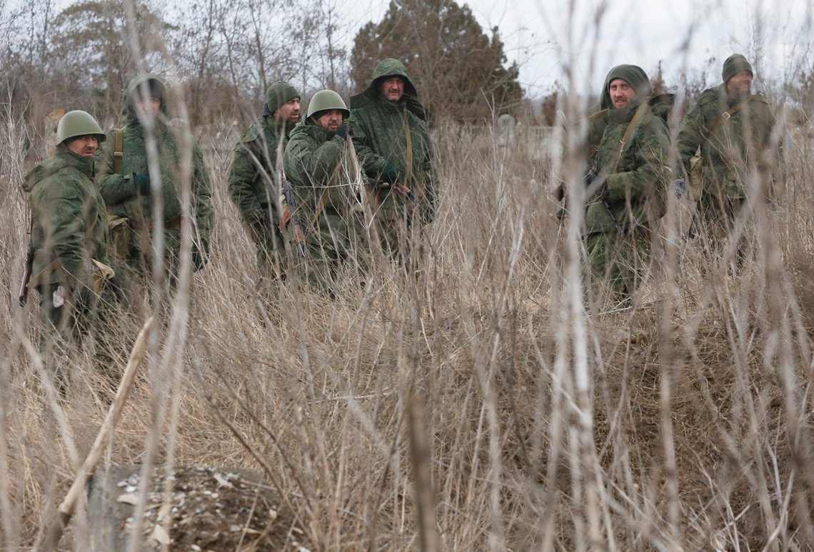Pro-russiske tropper i Donetsk-regionen. Snart får de kanskje hjelp av 16 000 fremmedkrigere fra Midtøsten. Foto: REUTERS/ Alexander Ermochenko /NTB Pro-russiske tropper i Donetsk-regionen. Snart får de kanskje hjelp av 16 000 fremmedkrigere fra Midtøsten. Foto: REUTERS/ Alexander Ermochenko /NTB