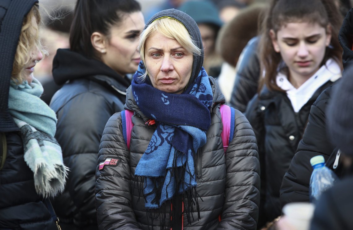 Ukrainske flyktninger samlet på grensen til Polen. Illustrasjonsfoto: Aurel Obreja / AP Photo / NTB Ukrainske flyktninger samlet på grensen til Polen. Illustrasjonsfoto: Aurel Obreja / AP Photo / NTB