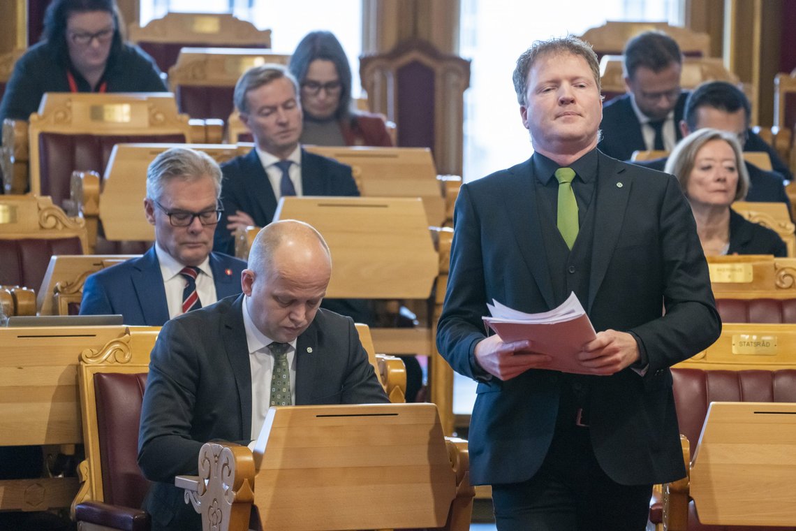 Oslo 20211202.
Sps finanspolitiske talsperson Sigbjørn Gjelsvik og finansminister Trygve Slagsvold Vedum under finansdebatten i Stortinget torsdag.
Foto: Heiko Junge / NTB Oslo 20211202.
Sps finanspolitiske talsperson Sigbjørn Gjelsvik og finansminister Trygve Slagsvold Vedum under finansdebatten i Stortinget torsdag.
Foto: Heiko Junge / NTB