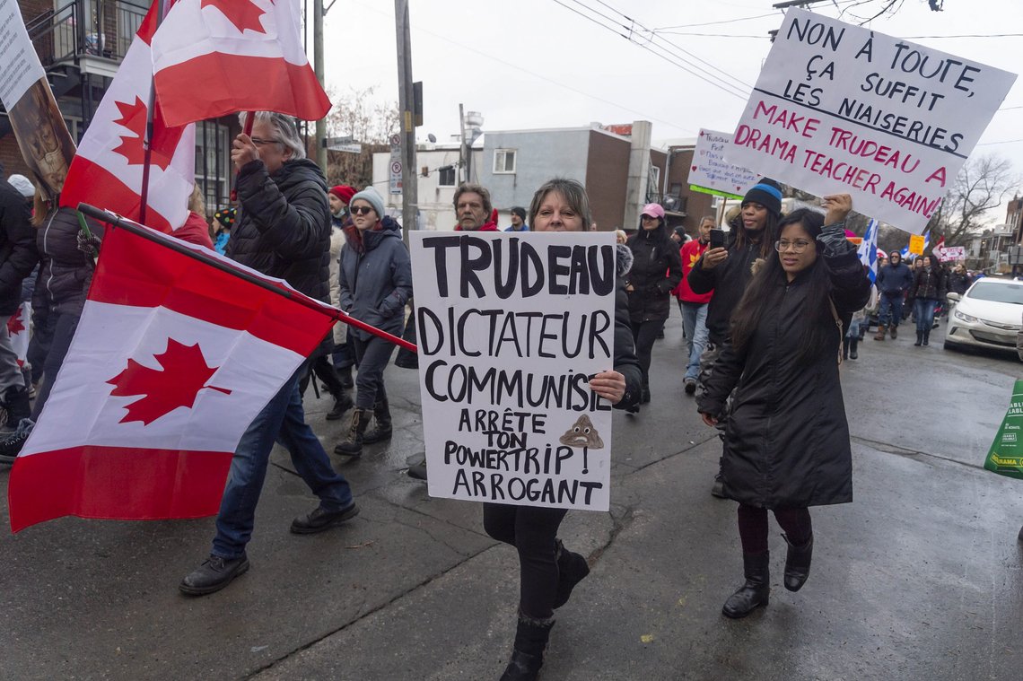 Ikke bare Canadas egne borgere kaller Trudeaus metoder diktatoriske. Han får også høre det i Europa. Foto: Peter McCabe /The Canadian Press via AP/NTB Ikke bare Canadas egne borgere kaller Trudeaus metoder diktatoriske. Han får også høre det i Europa. Foto: Peter McCabe /The Canadian Press via AP/NTB