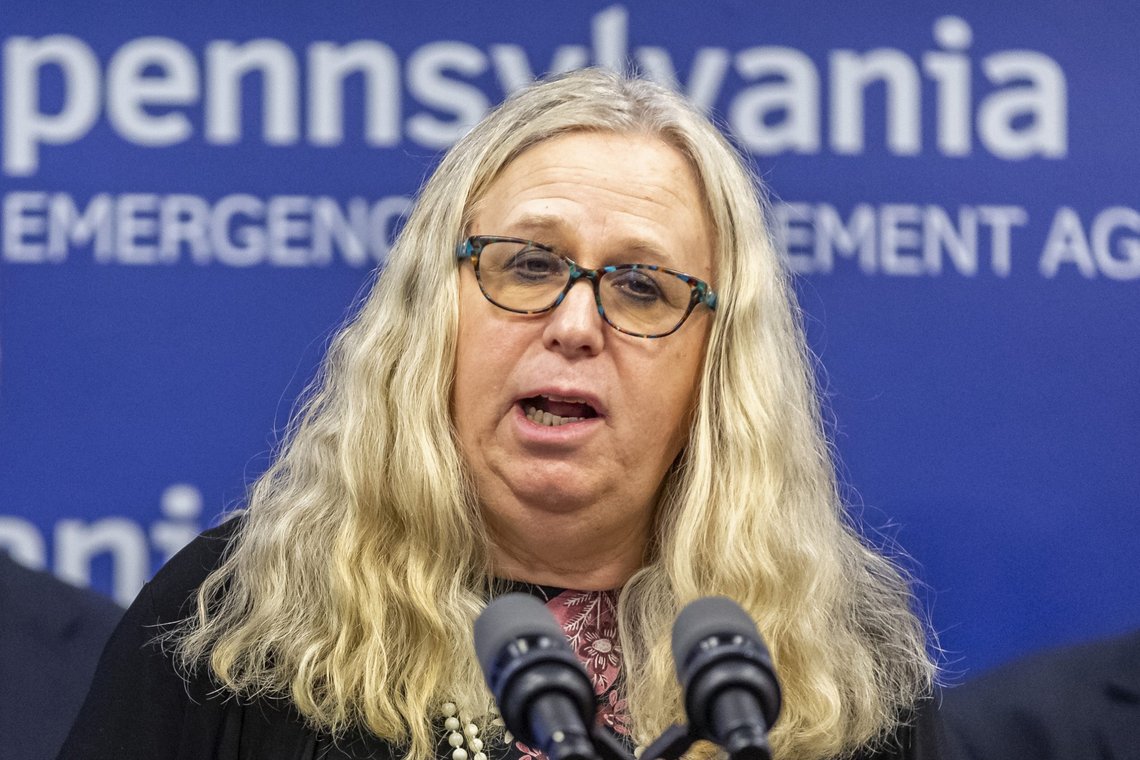 Richard Levine tok skrittet og definerte seg som kvinne i 2011. Hen har kalt seg Rachel etter det. Foto: Joe Hermitt/The Patriot-News via AP/NTB Richard Levine tok skrittet og definerte seg som kvinne i 2011. Hen har kalt seg Rachel etter det. Foto: Joe Hermitt/The Patriot-News via AP/NTB