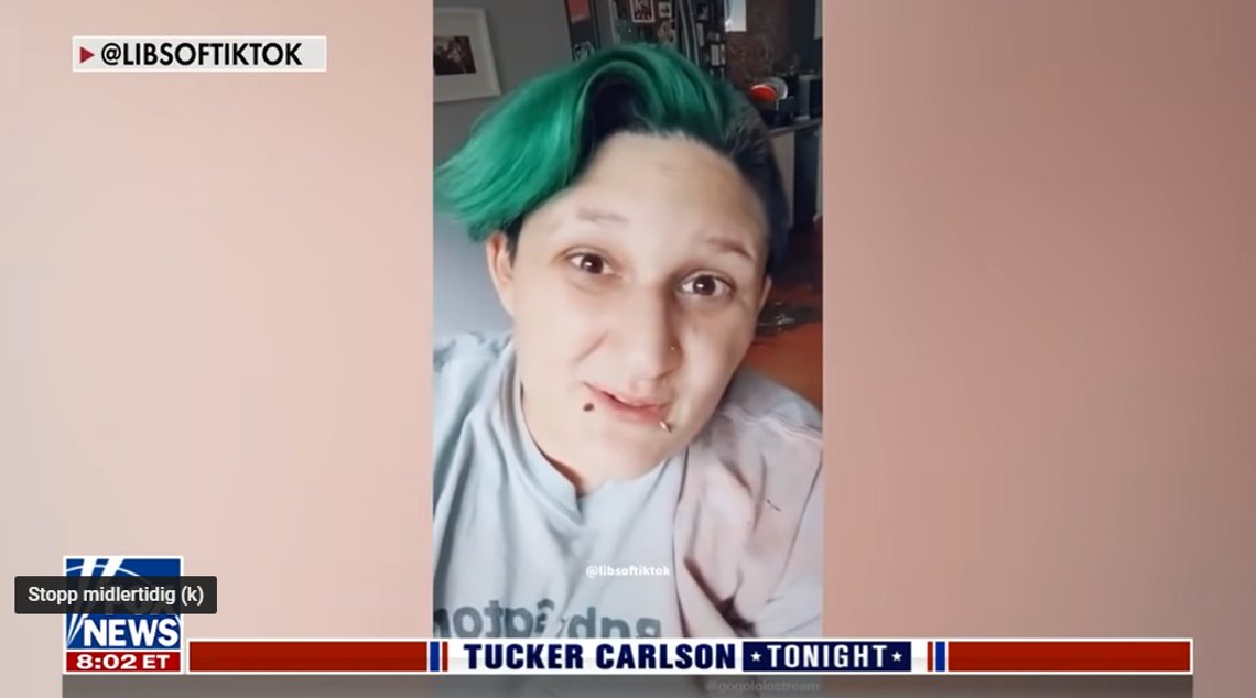 Klassisk woke lærer: Heks med grønt hår som definerer seg som ikke-binær. Skjermdump Fox News Klassisk woke lærer: Heks med grønt hår som definerer seg som ikke-binær. Skjermdump Fox News