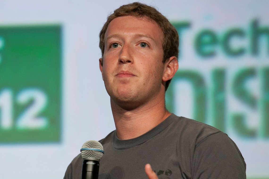 Mark Zuckerberg ønsker å unngå unødvendige misforståelser for Facebooks sensurteam og ber media merke aprilspøk. Faktisk.no sier det vil lette kampen mot misinformasjon. Foto: Wikimedia Commons Mark Zuckerberg ønsker å unngå unødvendige misforståelser for Facebooks sensurteam og ber media merke aprilspøk. Faktisk.no sier det vil lette kampen mot misinformasjon. Foto: Wikimedia Commons