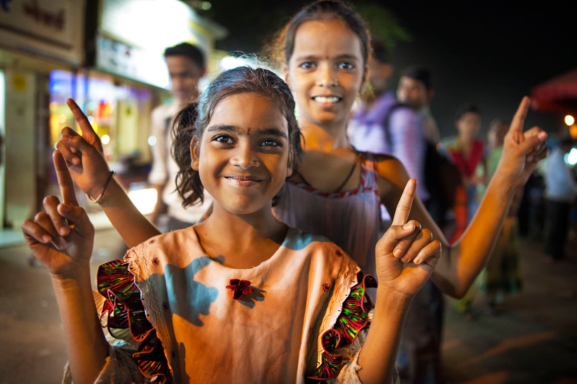 Jenter på gaten i Mumbai. Illustrasjonsfoto: Arnt Jensvoll Jenter på gaten i Mumbai. Illustrasjonsfoto: Arnt Jensvoll