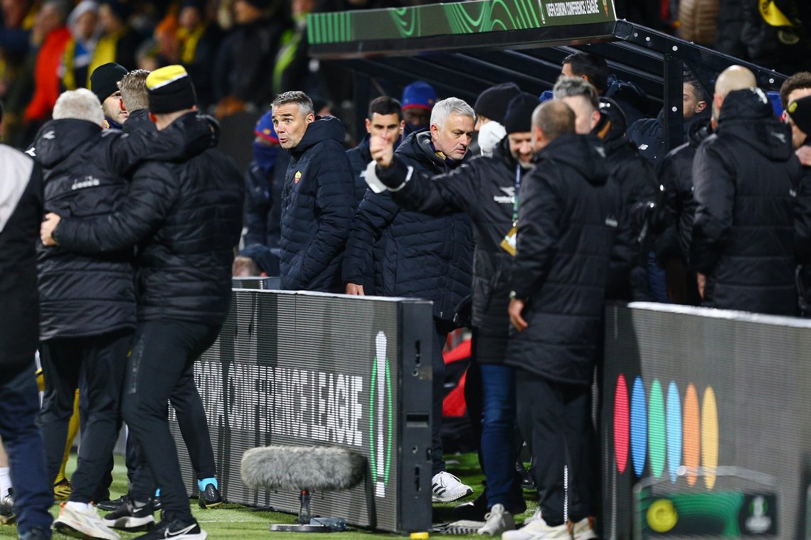 Bodø 20220407.
Romas trener Jose Mourinho gikk rett i garderoben uten å takke for kampen etter europa conference leauge kvartfinalen mellom Bodø/Glimt og AS Roma på Aspmyra stadion. Kampen endte 2-1.
Foto: Mats Torbergsen / NTB Bodø 20220407.
Romas trener Jose Mourinho gikk rett i garderoben uten å takke for kampen etter europa conference leauge kvartfinalen mellom Bodø/Glimt og AS Roma på Aspmyra stadion. Kampen endte 2-1.
Foto: Mats Torbergsen / NTB
