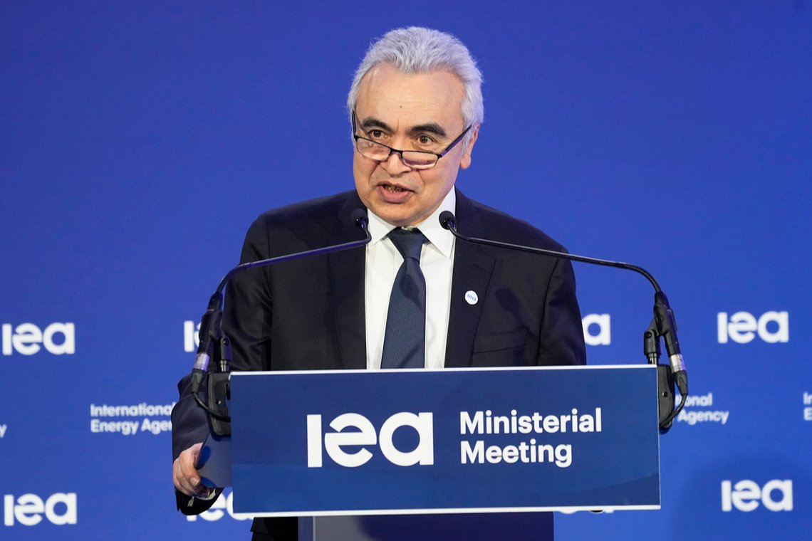 IEA-sjef Fatih Birol ber oss om å fryse, svette og sykle for å gjøre Europa uavhengig av russisk energi. Foto: Michel Euler / AP / NTB IEA-sjef Fatih Birol ber oss om å fryse, svette og sykle for å gjøre Europa uavhengig av russisk energi. Foto: Michel Euler / AP / NTB