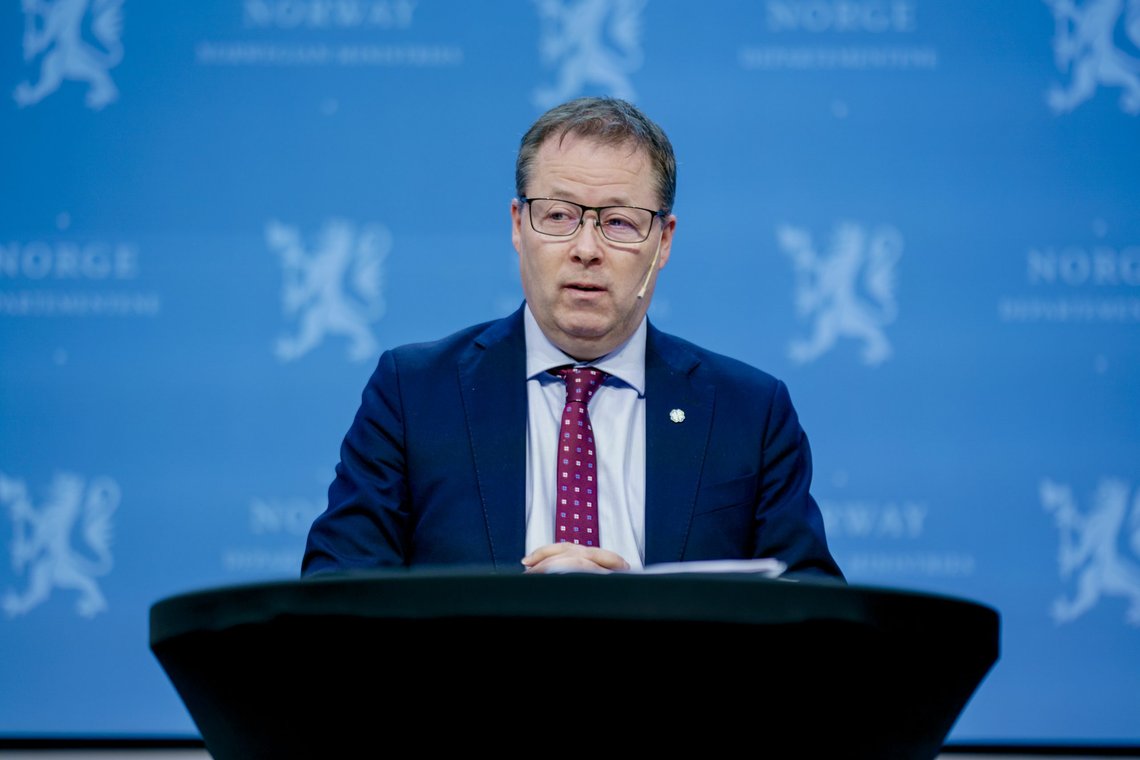 Oslo 20220328.
Kommunal- og distriktsminister Bjørn Arild Gram på pressekonferansen der han mottok Gjerdrumutvalgets utredning om forebygging av kvikkleireskred.
Foto: Stian Lysberg Solum / NTB Oslo 20220328.
Kommunal- og distriktsminister Bjørn Arild Gram på pressekonferansen der han mottok Gjerdrumutvalgets utredning om forebygging av kvikkleireskred.
Foto: Stian Lysberg Solum / NTB