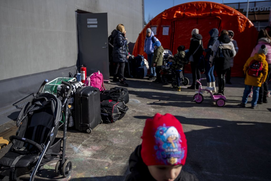 Norske kommuner forbereder seg på å ta imot et stort antall ukrainske flyktninger fremover. Her fra Nasjonalt mottakssenter i Råde, der UDI og flere andre aktører prøver å ta unna for de mange ankomstene. Foto: Javad Parsa / NTB Norske kommuner forbereder seg på å ta imot et stort antall ukrainske flyktninger fremover. Her fra Nasjonalt mottakssenter i Råde, der UDI og flere andre aktører prøver å ta unna for de mange ankomstene. Foto: Javad Parsa / NTB