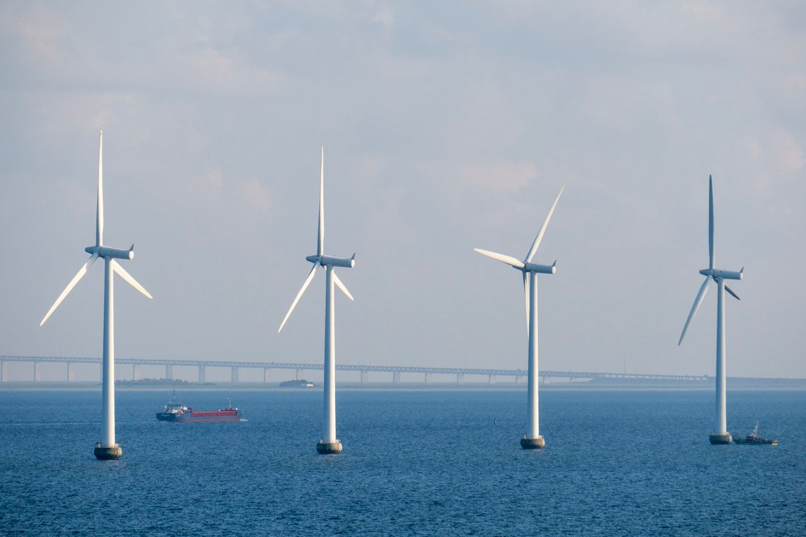 Dansk vindkraft får tyske penger for å stenge ned produksjonen når det blåser. Bildet viser Middelgrundens Vindmøllepark i Øresund utenfor København.
Foto: Paul Kleiven / NTB Dansk vindkraft får tyske penger for å stenge ned produksjonen når det blåser. Bildet viser Middelgrundens Vindmøllepark i Øresund utenfor København.
Foto: Paul Kleiven / NTB