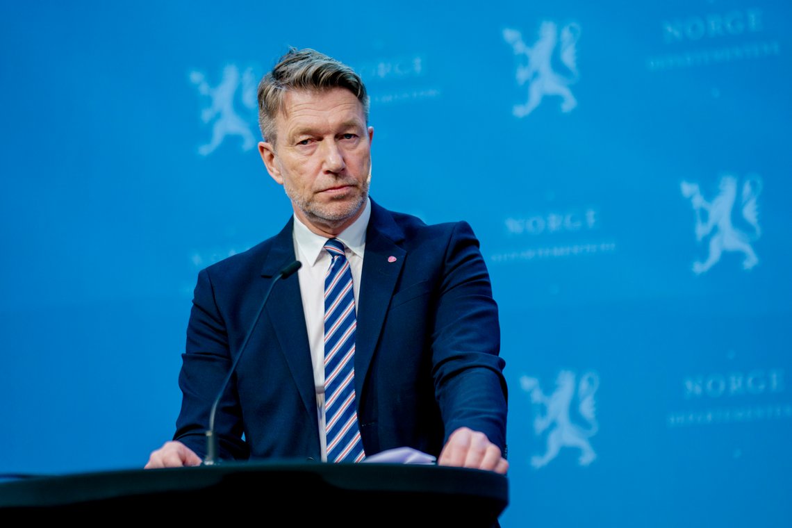 Olje- og energiminister Terje Aasland (Ap) sier at Norge nå blir enda viktigere som energileverandør til Europa. Men han vil ikke bruke gass på norske oljeplattformer. Foto: Stian Lysberg Solum / NTB Olje- og energiminister Terje Aasland (Ap) sier at Norge nå blir enda viktigere som energileverandør til Europa. Men han vil ikke bruke gass på norske oljeplattformer. Foto: Stian Lysberg Solum / NTB