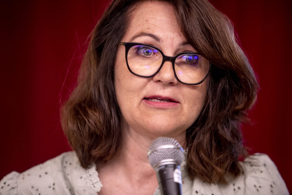 Oslo 20220425.
Reidun K. Nybø, generalsekretær i Norsk redaktørforening taler under lansering av rapport om hatefulle ytringer om muslimer på sosiale medier på Litteraturhuset i Oslo.
Foto: Javad Parsa / NTB Oslo 20220425.
Reidun K. Nybø, generalsekretær i Norsk redaktørforening taler under lansering av rapport om hatefulle ytringer om muslimer på sosiale medier på Litteraturhuset i Oslo.
Foto: Javad Parsa / NTB
