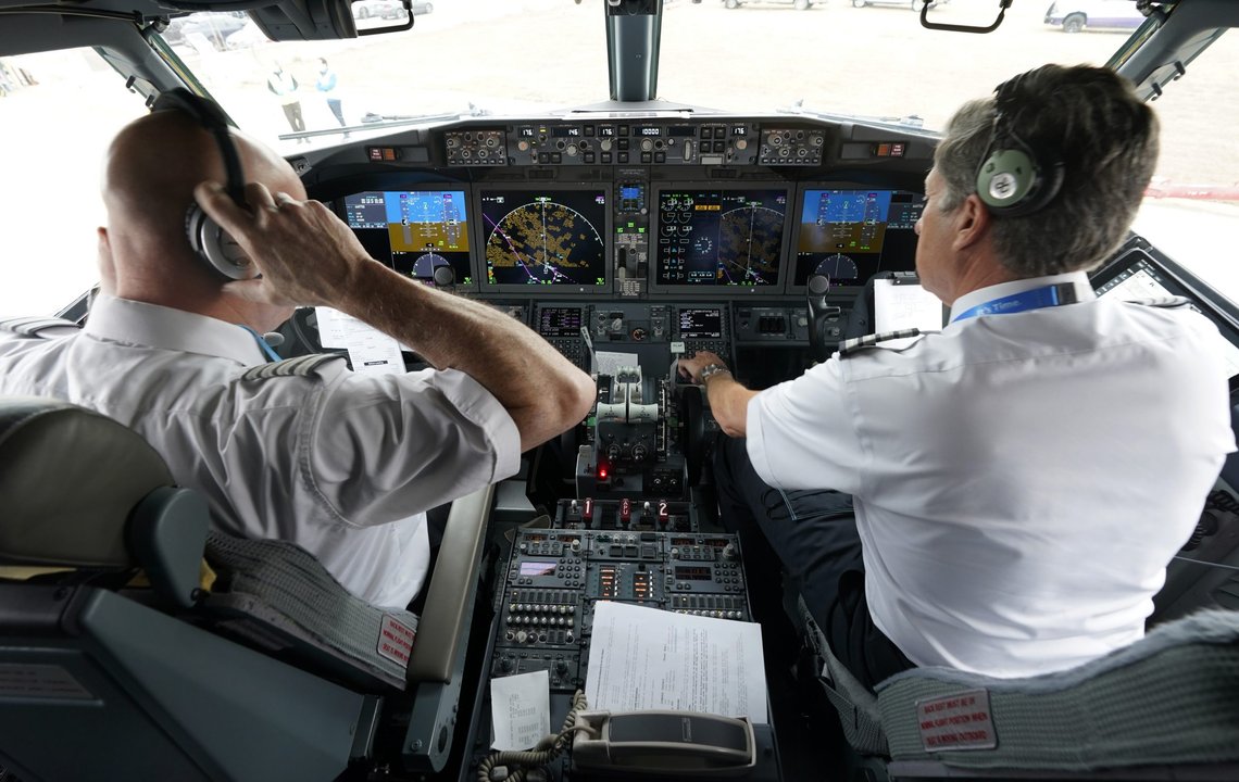 95 prosent av pilotene er menn. Og de er så godt som alle hvite. Foto: LM Otero AP / NTB 95 prosent av pilotene er menn. Og de er så godt som alle hvite. Foto: LM Otero AP / NTB