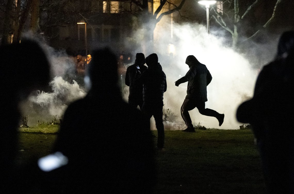People are silhouetted by smoke after protests broke out at Rosengard in Malmo, Sweden, early Monday, April 17, 2022. The riots broke out following Danish far-right politician Rasmus Paludan’s meetings and planned Quran burnings in various Swedish cities and towns since Thursday. (Johan Nilsson/TT via AP) People are silhouetted by smoke after protests broke out at Rosengard in Malmo, Sweden, early Monday, April 17, 2022. The riots broke out following Danish far-right politician Rasmus Paludan’s meetings and planned Quran burnings in various Swedish cities and towns since Thursday. (Johan Nilsson/TT via AP)