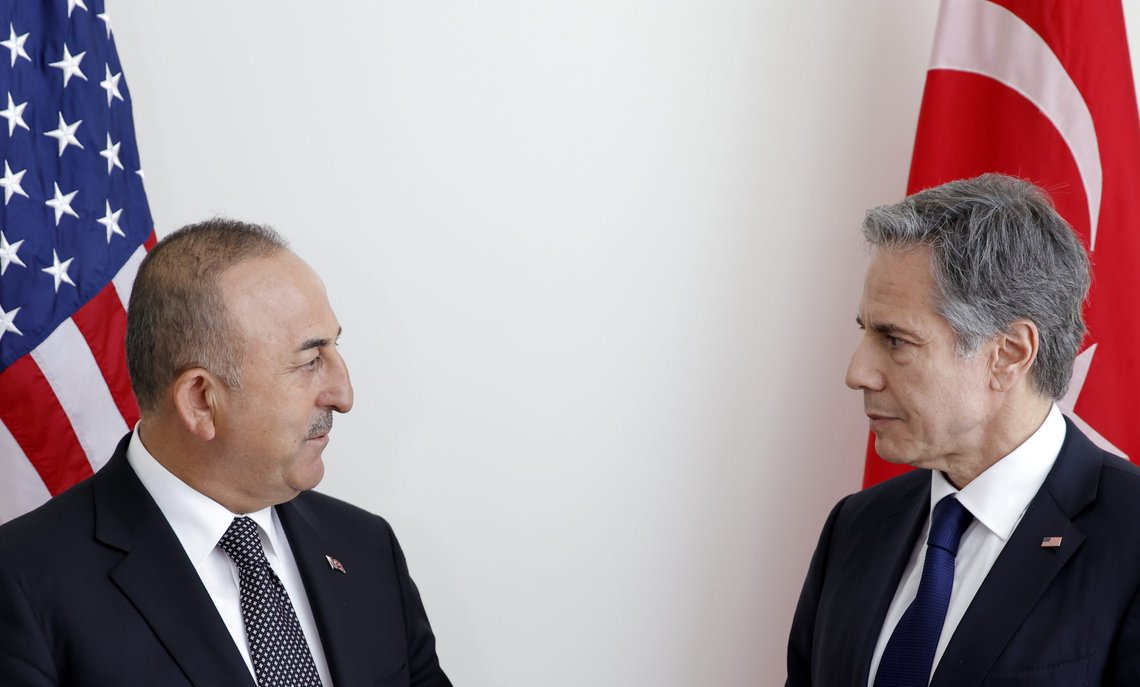 USAs utenriksminister Antony Blinken (t. h) møtte sitt tyrkiske motstykke Mevlut Cavusoglu onsdag. Amerikanerne er usikre på akkurat hvor alvorlig den tyrkiske opposisjonen til svensk og finsk Nato-medlemskap er, ifølge nyhetsbyrået AP. Foto: Eduardo Munoz / Pool via AP / NTB USAs utenriksminister Antony Blinken (t. h) møtte sitt tyrkiske motstykke Mevlut Cavusoglu onsdag. Amerikanerne er usikre på akkurat hvor alvorlig den tyrkiske opposisjonen til svensk og finsk Nato-medlemskap er, ifølge nyhetsbyrået AP. Foto: Eduardo Munoz / Pool via AP / NTB