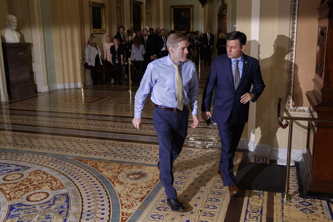 Kongressrepresentantene Jim Jordan og Mike Johnson på Capitol Hill, Washington. Foto: Jacquelyn Martin / AP / NTB Kongressrepresentantene Jim Jordan og Mike Johnson på Capitol Hill, Washington. Foto: Jacquelyn Martin / AP / NTB