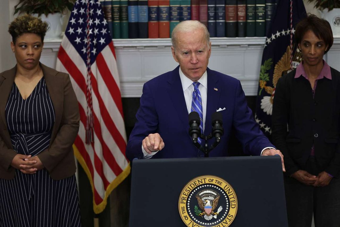 Biden skulle egentlig snakke om USAs enorme underskudd. Men så fikk han blod på tann, og uttalte at MAGA-bevegelsen er den mest ekstreme politiske organisasjonen i USAs historie. Foto: Alex Wong/ Getty Images/ AFP/ NTB Biden skulle egentlig snakke om USAs enorme underskudd. Men så fikk han blod på tann, og uttalte at MAGA-bevegelsen er den mest ekstreme politiske organisasjonen i USAs historie. Foto: Alex Wong/ Getty Images/ AFP/ NTB