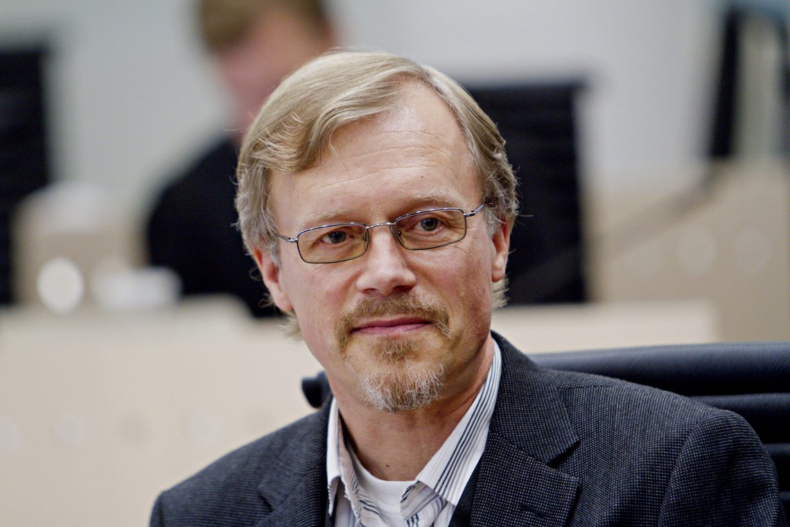 Anfindsen fra 22. juli-rettssaken, der han vitnet. OSLO 05.06.2012. Terrorrettssaken mot Anders Behring Breivik i Oslo tingrett 2012. Informatiker, forfatter og samfunnsdebattant Ole Jørgen Anfindsen i rettssal 250 tirsdag i åttende uke i rettssaken der Anders Behring Breivik står tiltalt for terrorangrepet i Oslo og på Utøya 22. juli 2011. POOL Foto: Stian Lysberg Solum / NTB Anfindsen fra 22. juli-rettssaken, der han vitnet. OSLO 05.06.2012. Terrorrettssaken mot Anders Behring Breivik i Oslo tingrett 2012. Informatiker, forfatter og samfunnsdebattant Ole Jørgen Anfindsen i rettssal 250 tirsdag i åttende uke i rettssaken der Anders Behring Breivik står tiltalt for terrorangrepet i Oslo og på Utøya 22. juli 2011. POOL Foto: Stian Lysberg Solum / NTB