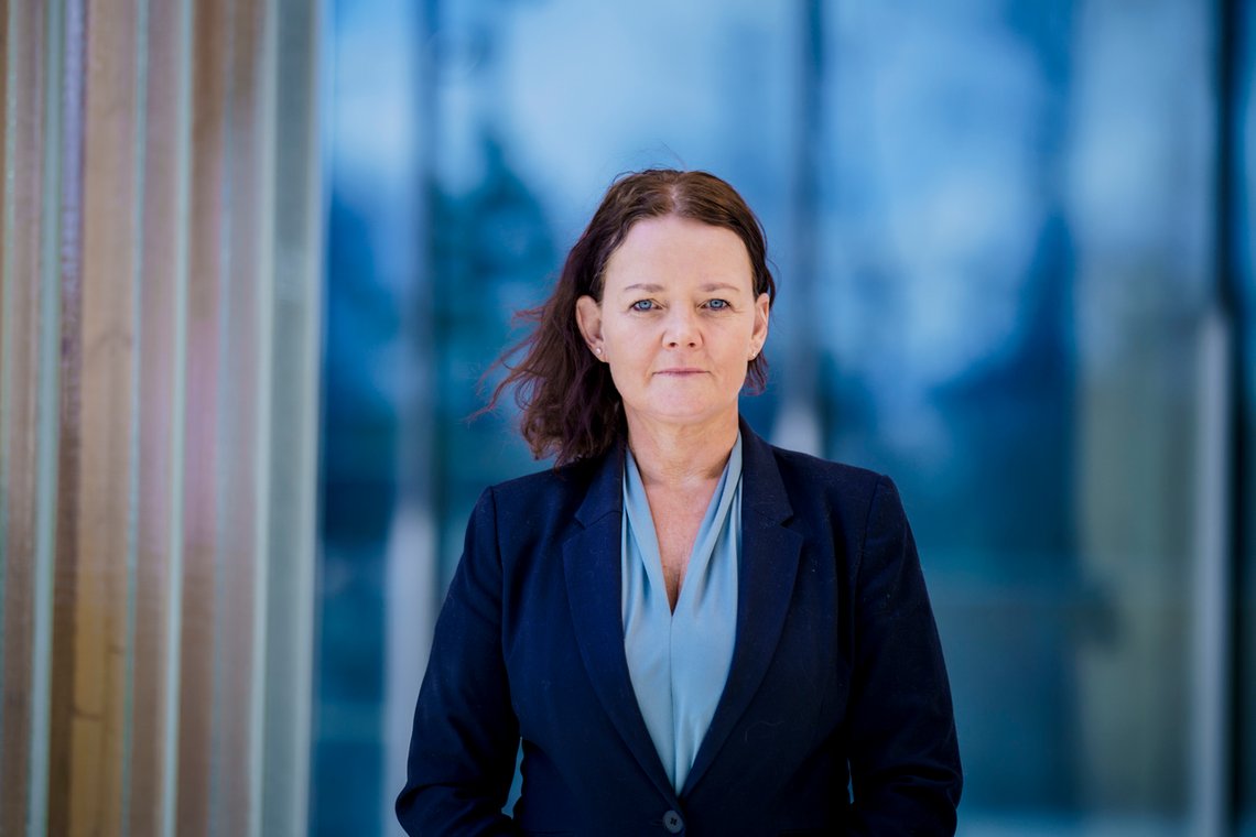 Wenche Fone er direktør for beskyttelse i UDI. Hun sier det ikke er aktuelt med en dansk løsning, hvor flyktninger fra Ukraina kan starte å jobbe umiddelbart etter at de har registrert seg. Foto: Stian Lysberg Solum / NTB Wenche Fone er direktør for beskyttelse i UDI. Hun sier det ikke er aktuelt med en dansk løsning, hvor flyktninger fra Ukraina kan starte å jobbe umiddelbart etter at de har registrert seg. Foto: Stian Lysberg Solum / NTB