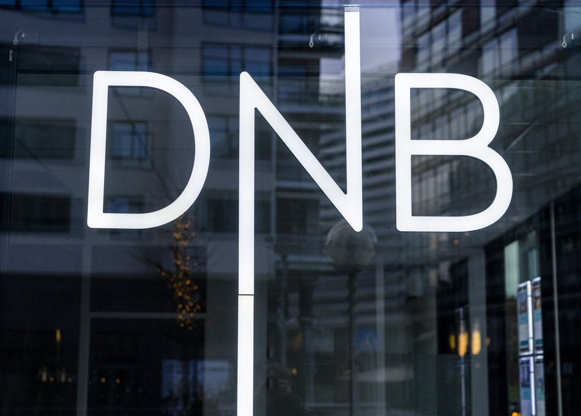 DNB sier sperring av konto er siste utvei overfor kunder som ikke har kunnet legitimere seg. Så snart man kan vise gyldig legitimasjon, blir kontoene åpnet igjen, forsikrer banken. Illustrasjonsfoto: Terje Pedersen / NTB DNB sier sperring av konto er siste utvei overfor kunder som ikke har kunnet legitimere seg. Så snart man kan vise gyldig legitimasjon, blir kontoene åpnet igjen, forsikrer banken. Illustrasjonsfoto: Terje Pedersen / NTB