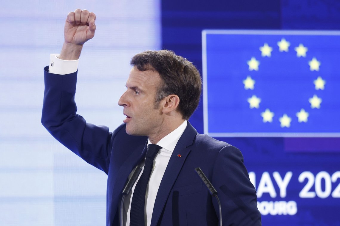 Den franske presidenten Emmanuel Macron holdt tale under konferansen "Europas Fremtid" i Strasbourg mandag 9. mai 2022. (AP Photo/Jean-Francois Badias) Den franske presidenten Emmanuel Macron holdt tale under konferansen "Europas Fremtid" i Strasbourg mandag 9. mai 2022. (AP Photo/Jean-Francois Badias)