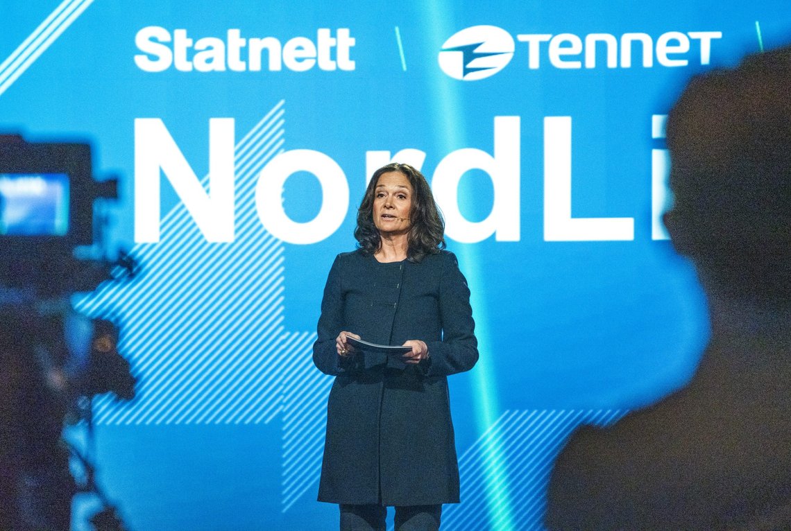 Oslo 20210527.
Hilde Tonne, konsernsjef i Statnett før åpningen av den første strømforbindelsen mellom Norge og Tyskland.
Foto: Gorm Kallestad / NTB Oslo 20210527.
Hilde Tonne, konsernsjef i Statnett før åpningen av den første strømforbindelsen mellom Norge og Tyskland.
Foto: Gorm Kallestad / NTB