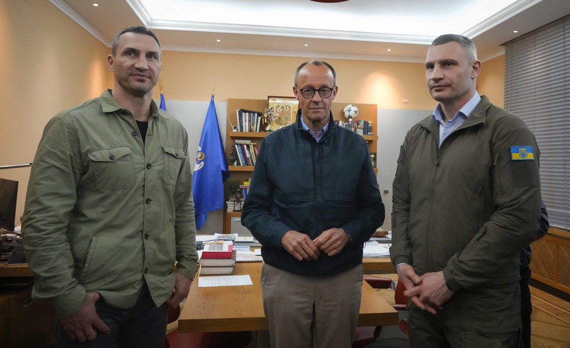 The Chairman of the German Christian Democratic Party (CDU) Friedrich Merz, center, Kyiv Mayor Vitali Klitschko, right, and his brother Wladimir Klitschko, a former heavyweight champion boxer during their meeting in Kyiv, Ukraine, Tuesday, May 3, 2022. (AP Photo/Efrem Lukatsky) The Chairman of the German Christian Democratic Party (CDU) Friedrich Merz, center, Kyiv Mayor Vitali Klitschko, right, and his brother Wladimir Klitschko, a former heavyweight champion boxer during their meeting in Kyiv, Ukraine, Tuesday, May 3, 2022. (AP Photo/Efrem Lukatsky)