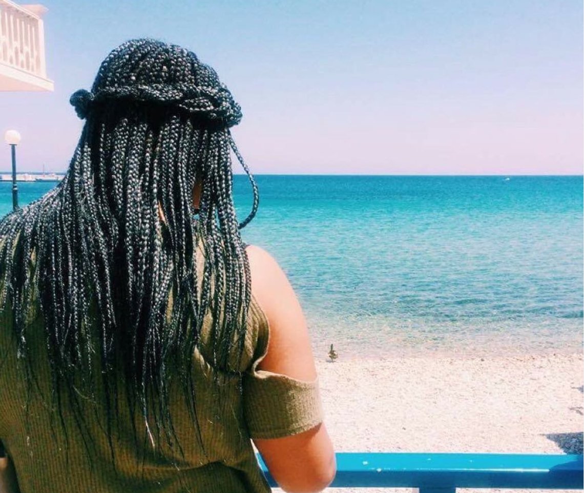 Ida Emilie Eseme Jensen (24) har klare meninger om hva slags fletter som er tillatt for hvite mennesker. Foto: Instagram/ Jensen Ida Emilie Eseme Jensen (24) har klare meninger om hva slags fletter som er tillatt for hvite mennesker. Foto: Instagram/ Jensen