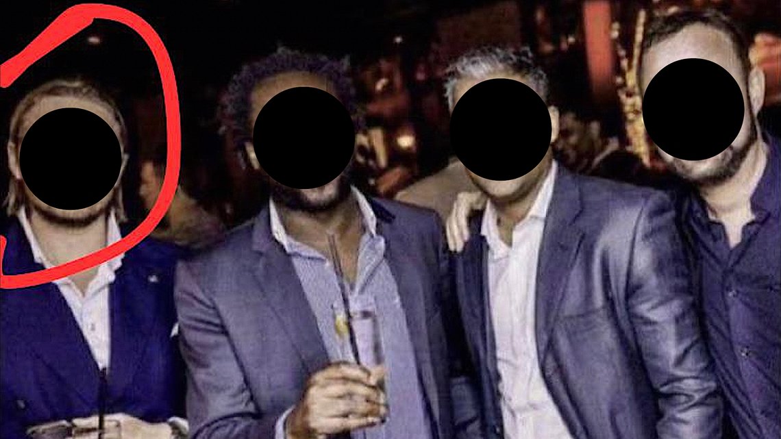 Finansrådgiveren (32) figurerer på flere bilder sammen med flere av de siktede i Nordea-saken, samtlige har mer preg av fritid enn jobb. Her i Dubai sammen med tre av de siktede. 32-åringen ytterst til venstre. Foto: Privat Finansrådgiveren (32) figurerer på flere bilder sammen med flere av de siktede i Nordea-saken, samtlige har mer preg av fritid enn jobb. Her i Dubai sammen med tre av de siktede. 32-åringen ytterst til venstre. Foto: Privat