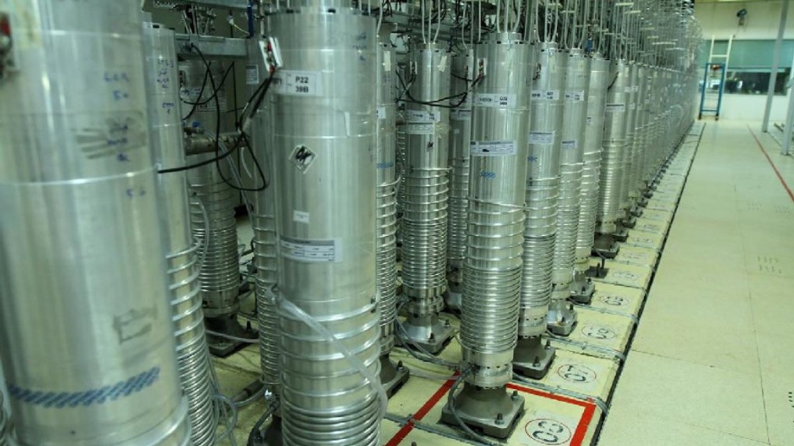 Sentrifuger ved atomanlegget i Natanz. Bildet er et arkivbilde fra Irans atomkommisjon, og det er ikke kjent om bildet ble tatt før den israelske bombingen av anlegget i 2020. Foto: Irans atomkommisjon / Press-TV Sentrifuger ved atomanlegget i Natanz. Bildet er et arkivbilde fra Irans atomkommisjon, og det er ikke kjent om bildet ble tatt før den israelske bombingen av anlegget i 2020. Foto: Irans atomkommisjon / Press-TV