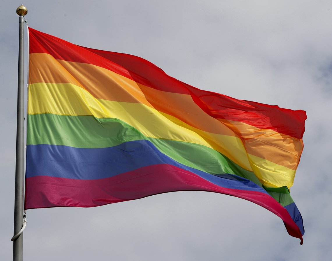 Regnbueflagget skal i år heises på Stortinget i forbindelse med Pride-markeringen. Foto: Lise Åserud / NTB Regnbueflagget skal i år heises på Stortinget i forbindelse med Pride-markeringen. Foto: Lise Åserud / NTB