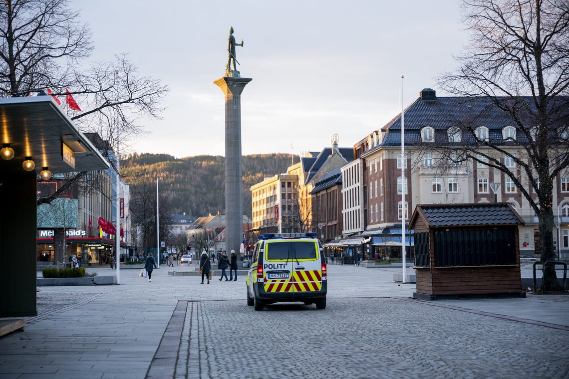 Politi på patrulje i Trondheim sentrum, 29. desember 2020.
Illustrasjonsfoto: Ole Martin Wold / NTB Politi på patrulje i Trondheim sentrum, 29. desember 2020.
Illustrasjonsfoto: Ole Martin Wold / NTB