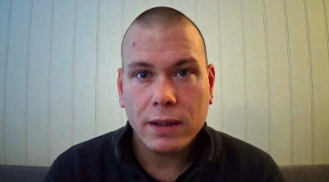 Espen Andersen Bråthen, som også er konvertitt til islam, er dømt til tvungent psykisk helsevern etter angrepet i Kongsberg i fjor høst. Bildet hentet er fra en Youtube-video han la ut i 2017. Foto: Skjermdump fra video / NTB. Espen Andersen Bråthen, som også er konvertitt til islam, er dømt til tvungent psykisk helsevern etter angrepet i Kongsberg i fjor høst. Bildet hentet er fra en Youtube-video han la ut i 2017. Foto: Skjermdump fra video / NTB.