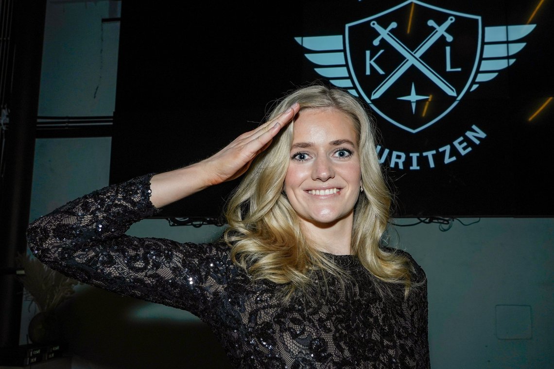 Justisminister Emilie Enger Mehl (Sp) vant TV2s realityserie 'Kompani Lauritzen", og denne uken tok hun kommando over politisjefene i Politidirektoratets og skjøt ned deres planer om en ny visjon for politiet i Norge. Her er hun avbildet på finalefesten for Kompani Lauritzen, der det ble klart at hun gikk av med seieren. Foto: Terje Pedersen / NTB Justisminister Emilie Enger Mehl (Sp) vant TV2s realityserie 'Kompani Lauritzen", og denne uken tok hun kommando over politisjefene i Politidirektoratets og skjøt ned deres planer om en ny visjon for politiet i Norge. Her er hun avbildet på finalefesten for Kompani Lauritzen, der det ble klart at hun gikk av med seieren. Foto: Terje Pedersen / NTB